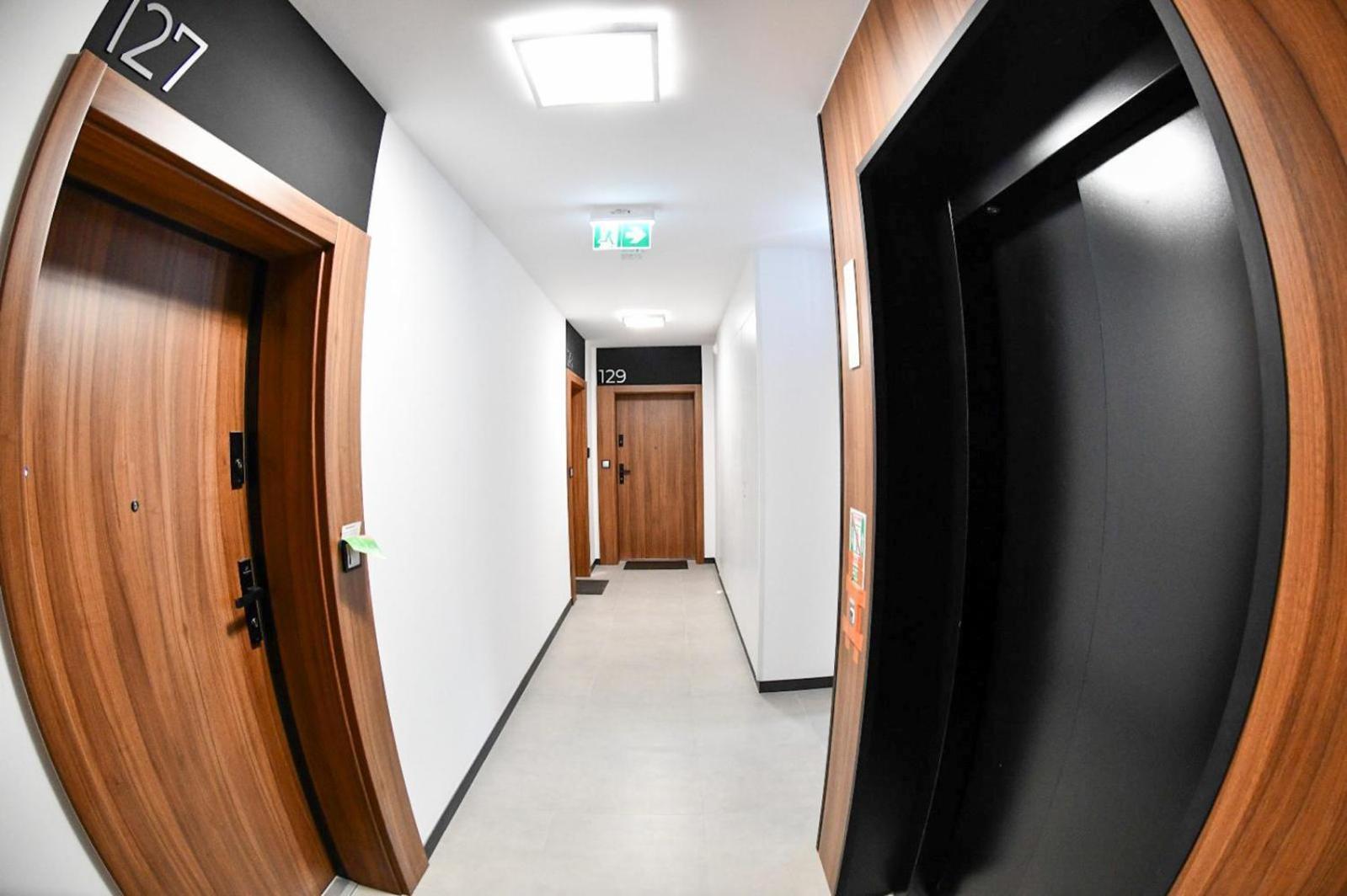 Elegant Two-Room Apartment, Sleeps 4, Near Turon Arena, With Balcony Krakov Exteriér fotografie
