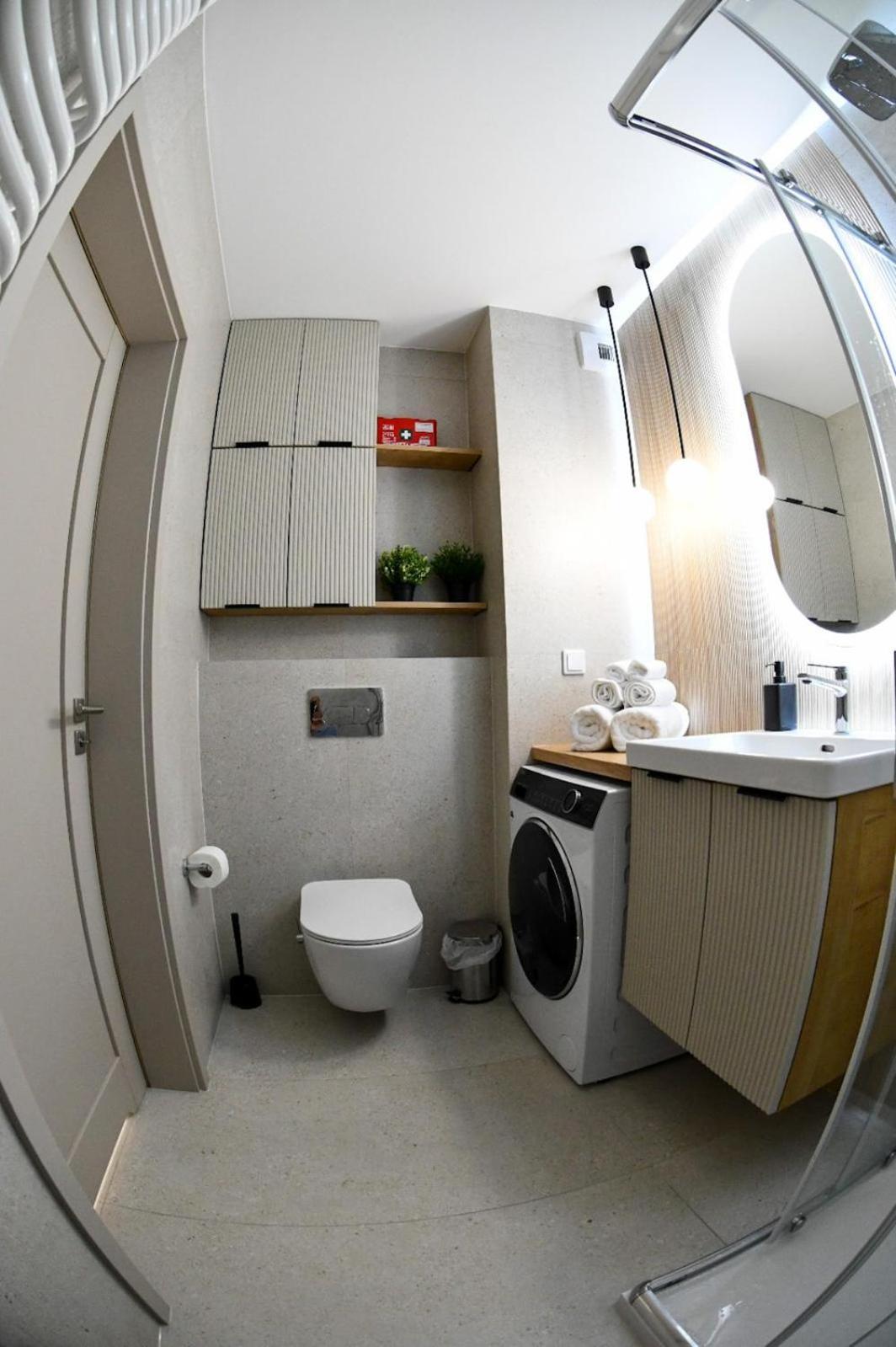 Elegant Two-Room Apartment, Sleeps 4, Near Turon Arena, With Balcony Krakov Exteriér fotografie